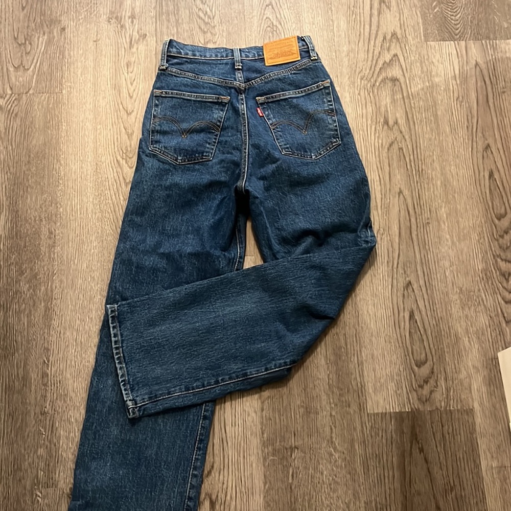 Levi’s Ribcage Straight Denim - Picture 6 of 6